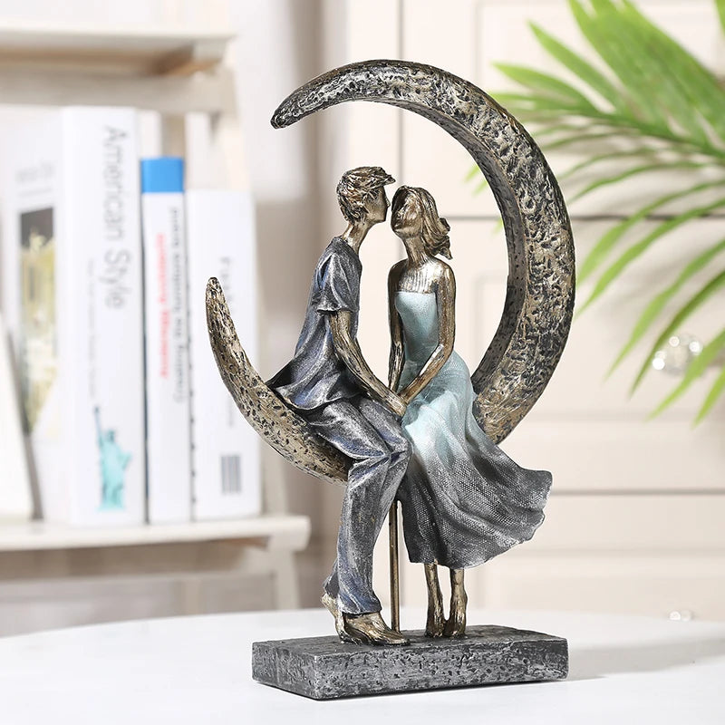 Romantic Moonlight Couple Statue Resin Date Lovers Sculpture Household Ornament Craft Valentine's Day Gift for Wedding Decor