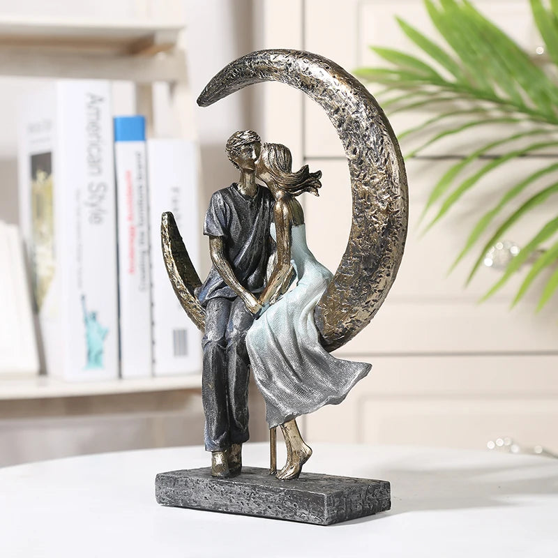 Romantic Moonlight Couple Statue Resin Date Lovers Sculpture Household Ornament Craft Valentine's Day Gift for Wedding Decor