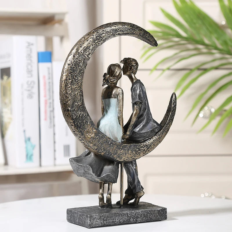 Romantic Moonlight Couple Statue Resin Date Lovers Sculpture Household Ornament Craft Valentine's Day Gift for Wedding Decor